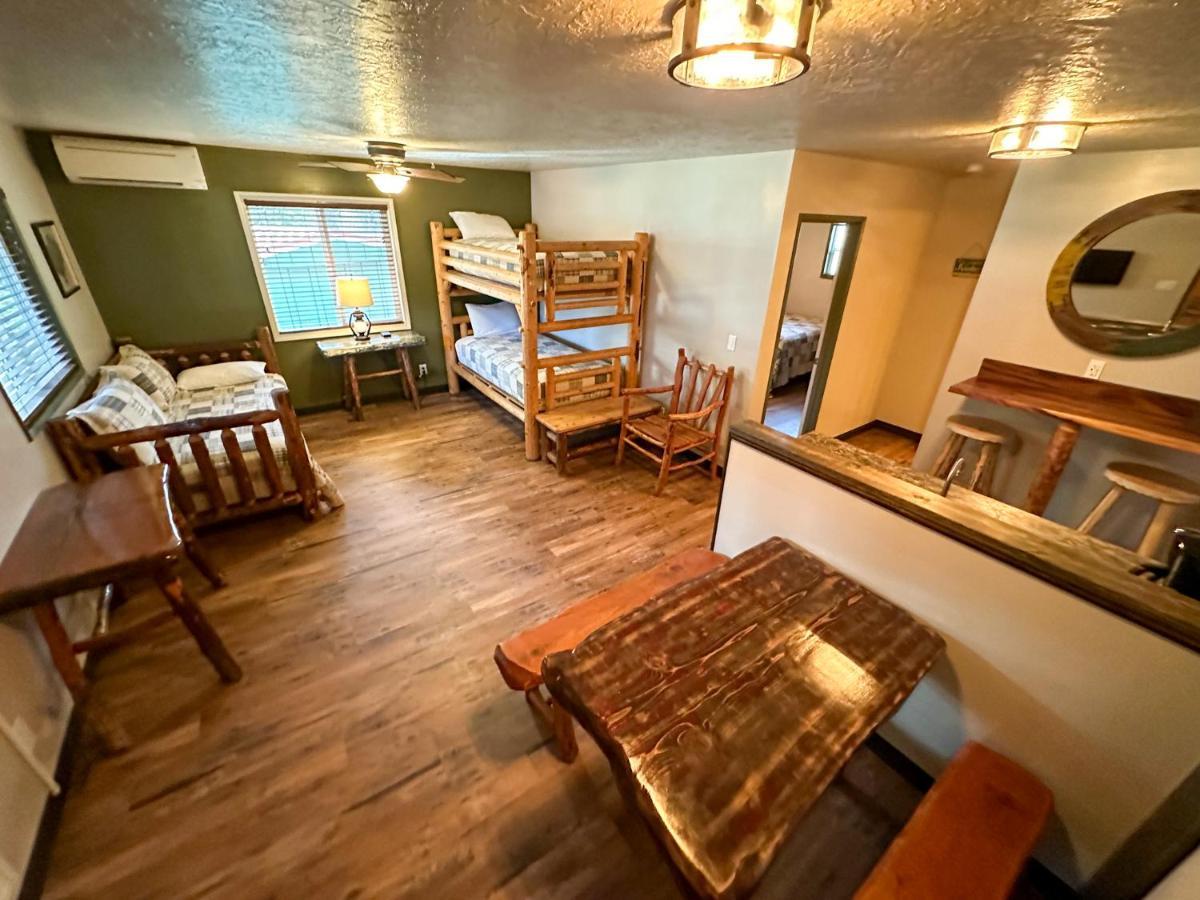 Lone Fir Resort Cougar Екстериор снимка
