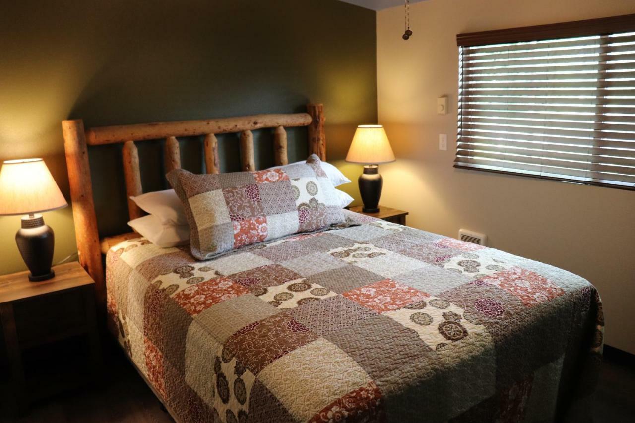 Lone Fir Resort Cougar Екстериор снимка