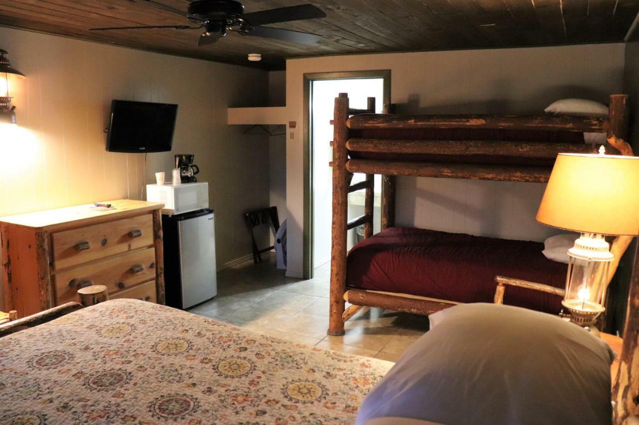 Lone Fir Resort Cougar Екстериор снимка