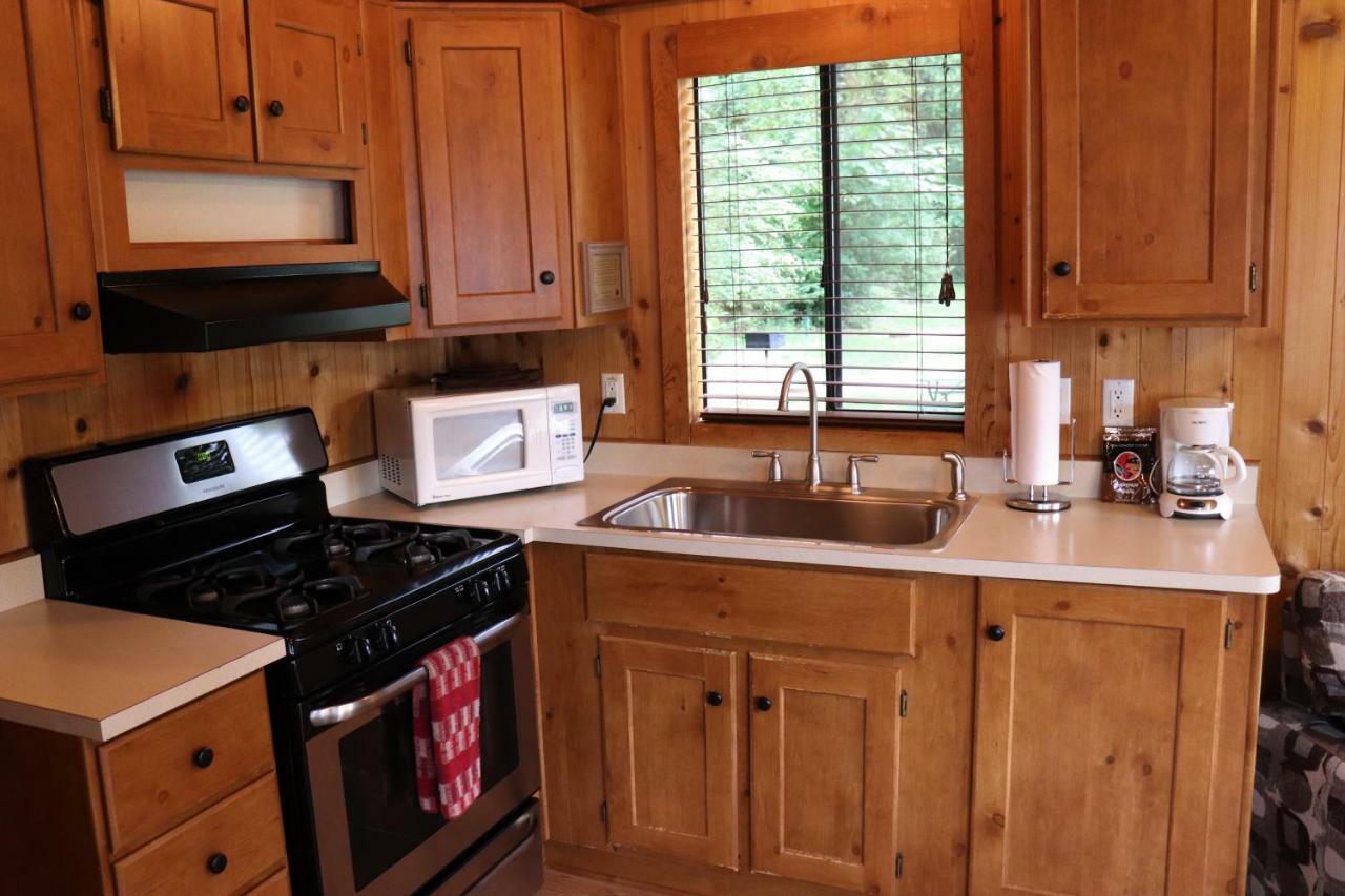 Lone Fir Resort Cougar Екстериор снимка