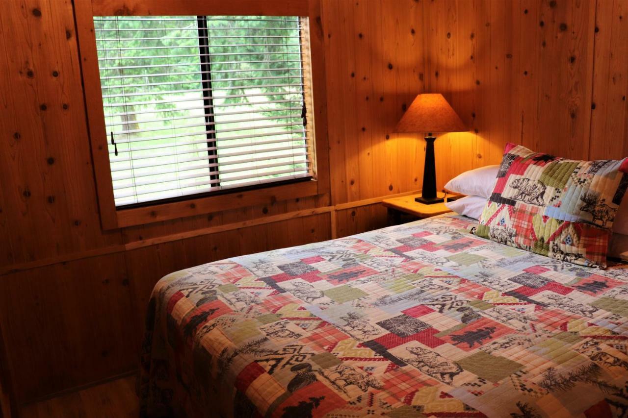 Lone Fir Resort Cougar Екстериор снимка