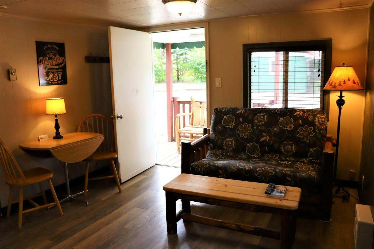 Lone Fir Resort Cougar Екстериор снимка