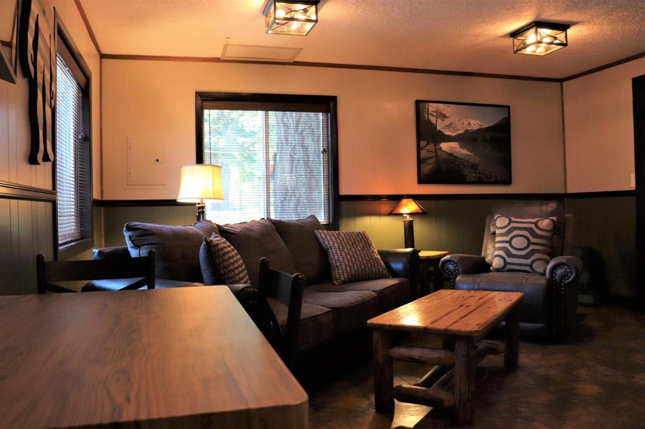 Lone Fir Resort Cougar Екстериор снимка