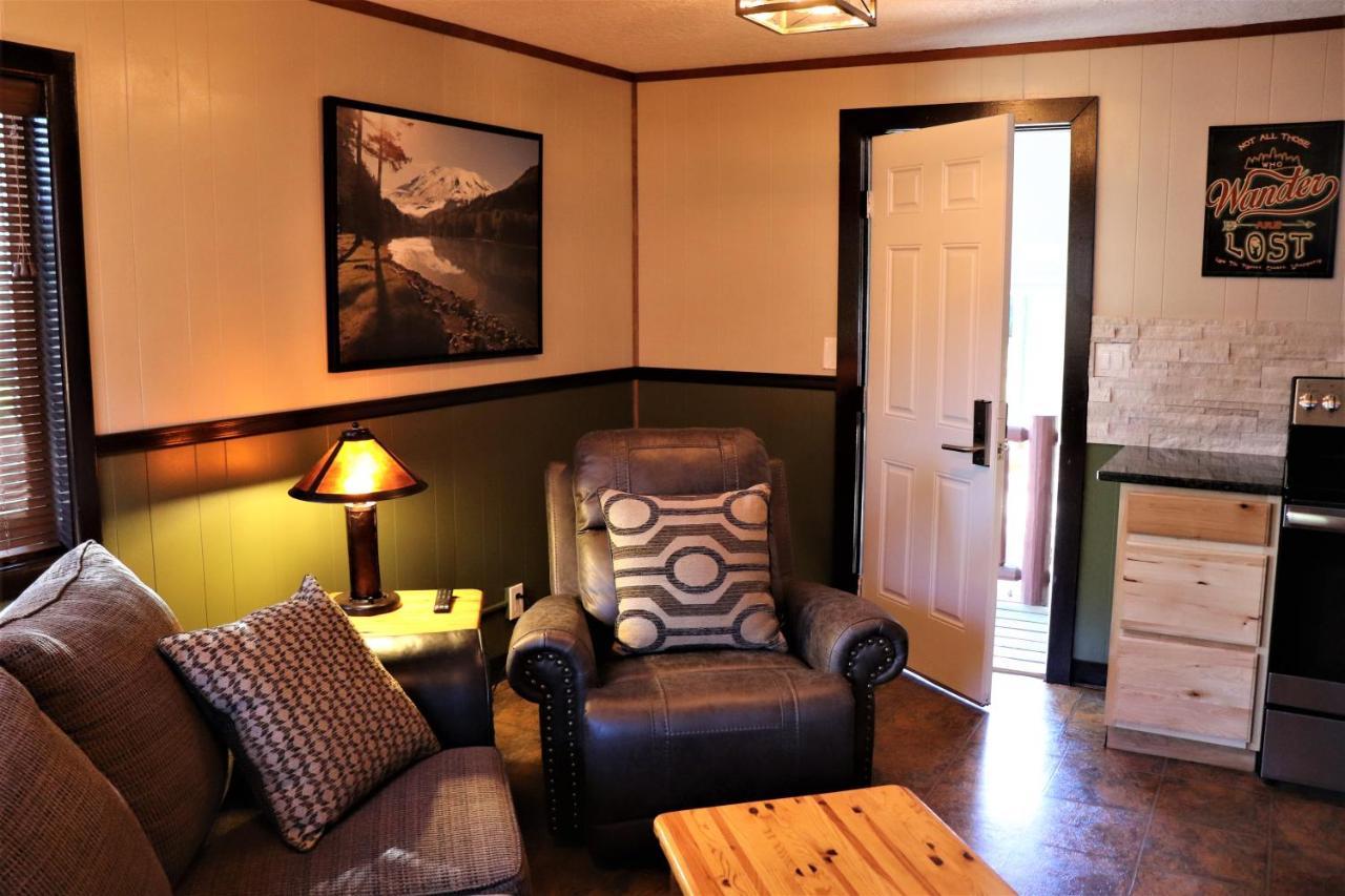 Lone Fir Resort Cougar Екстериор снимка